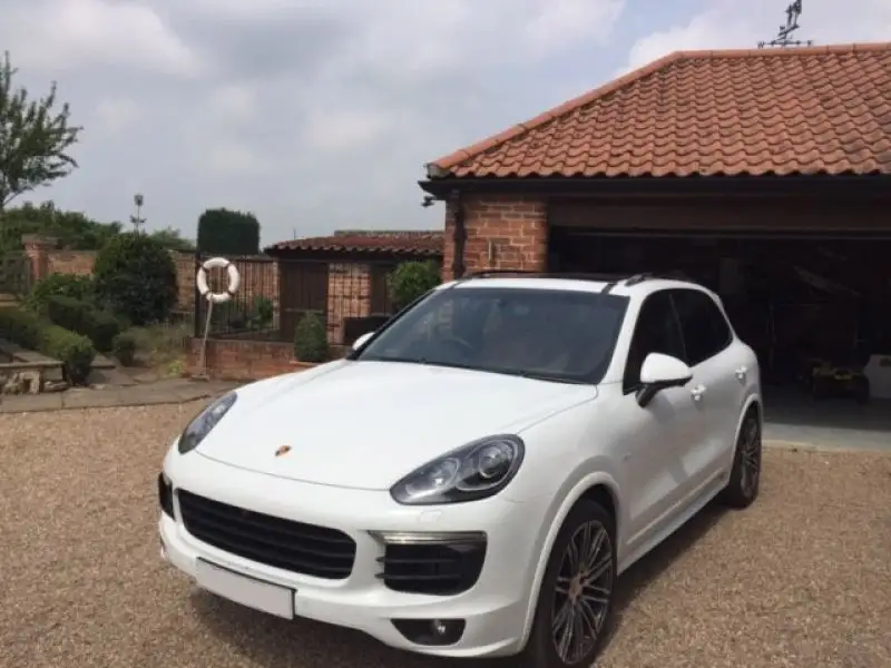 Replacement windscreen for a Porsche cayenne in Mansfield: Swipe To View More Images